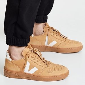 VEJA Bastille Two-Tone Leather-Trim Nubuck Sneaker